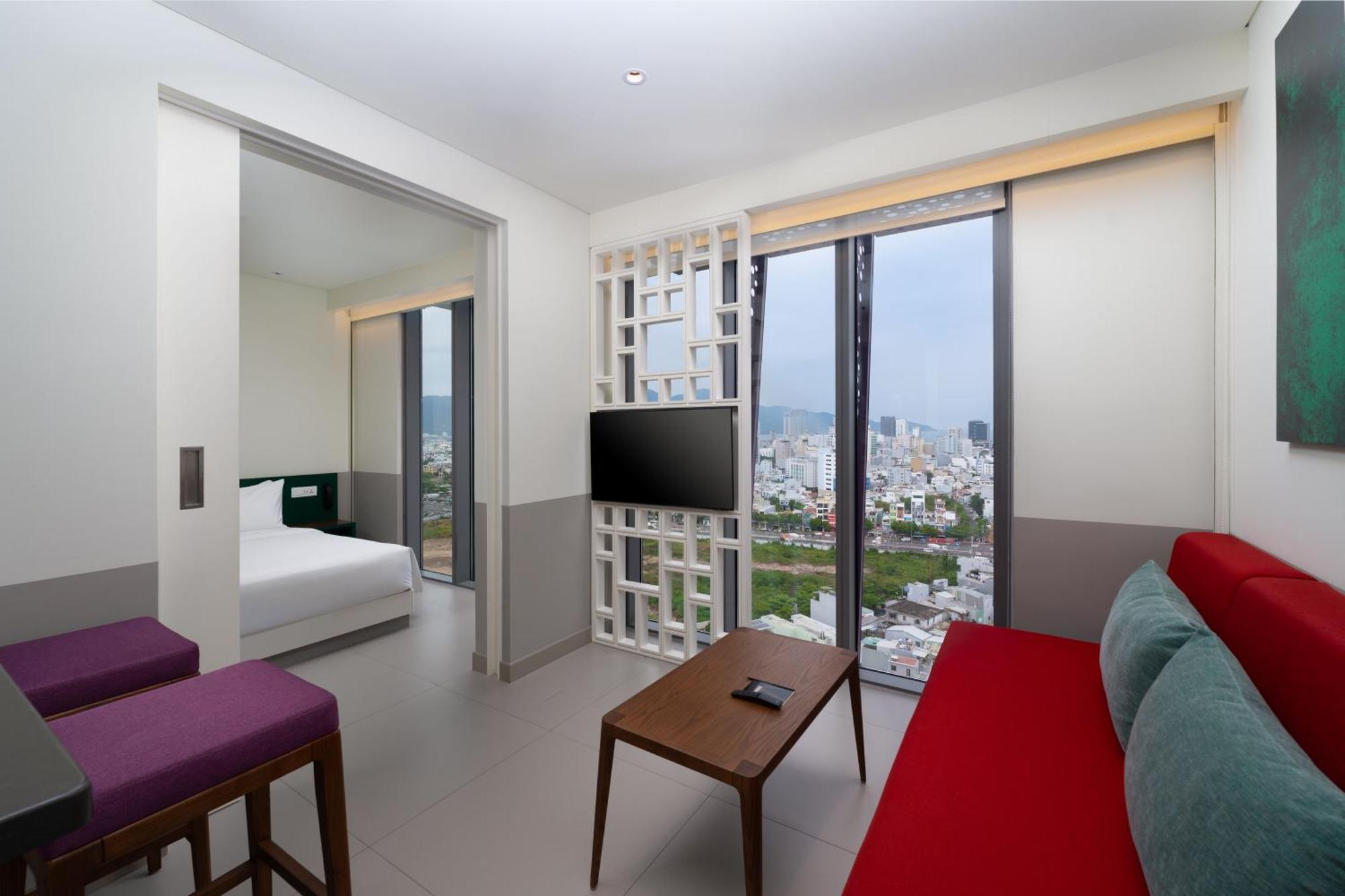 Wink Icon Hotel Danang Riverside - Luxury Suites - 24Hrs Stay & Rooftop Pool Bar Екстер'єр фото