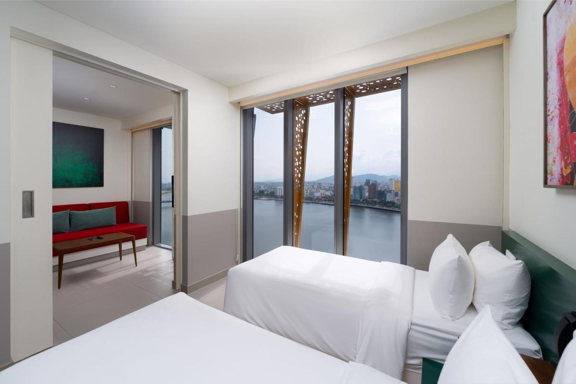 Wink Icon Hotel Danang Riverside - Luxury Suites - 24Hrs Stay & Rooftop Pool Bar Екстер'єр фото