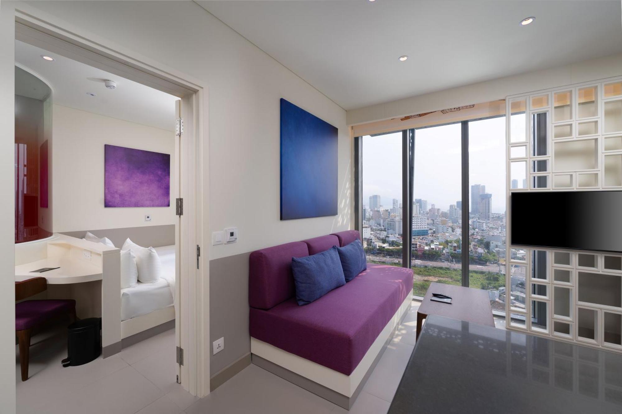 Wink Icon Hotel Danang Riverside - Luxury Suites - 24Hrs Stay & Rooftop Pool Bar Екстер'єр фото