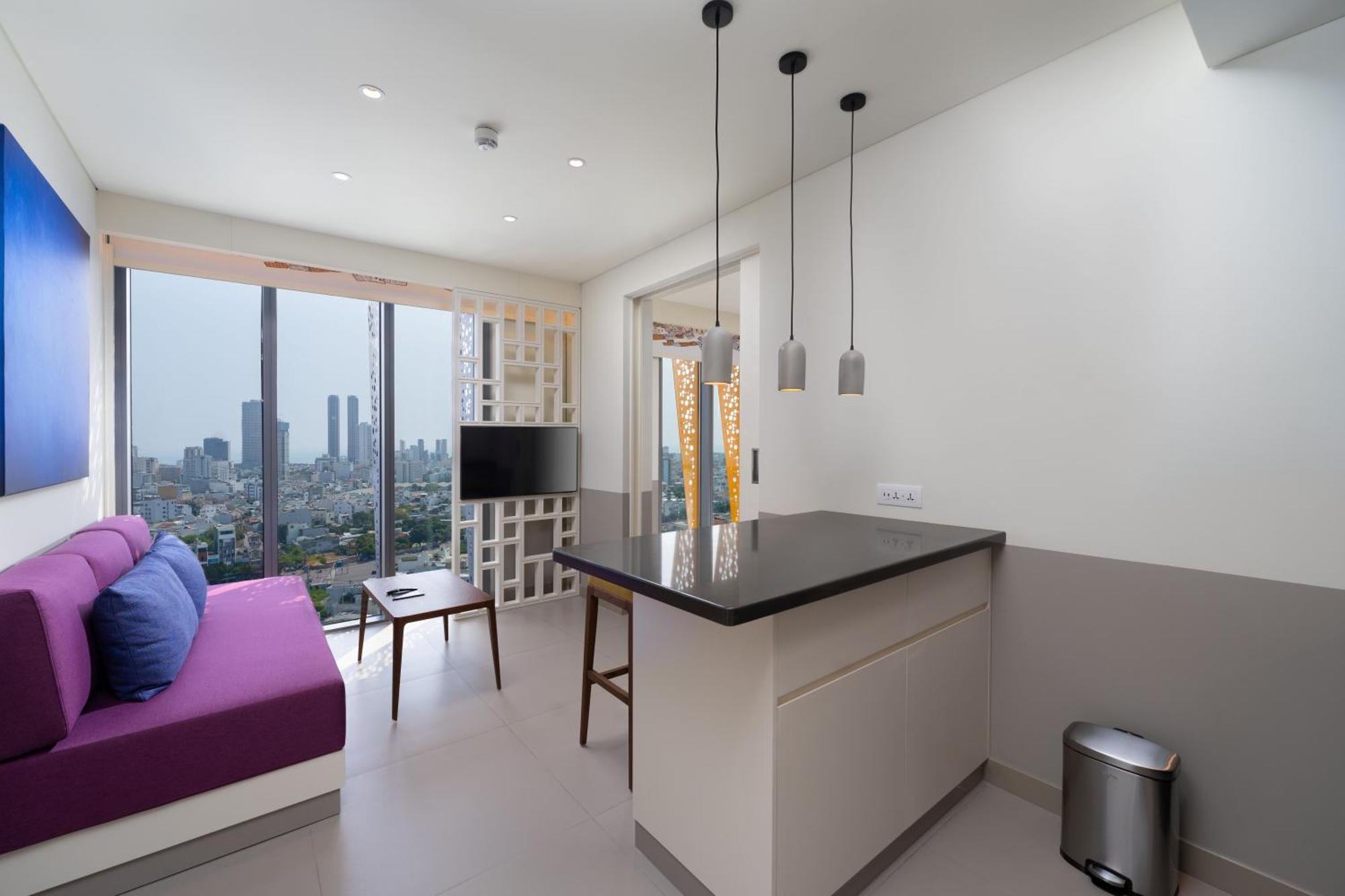 Wink Icon Hotel Danang Riverside - Luxury Suites - 24Hrs Stay & Rooftop Pool Bar Екстер'єр фото