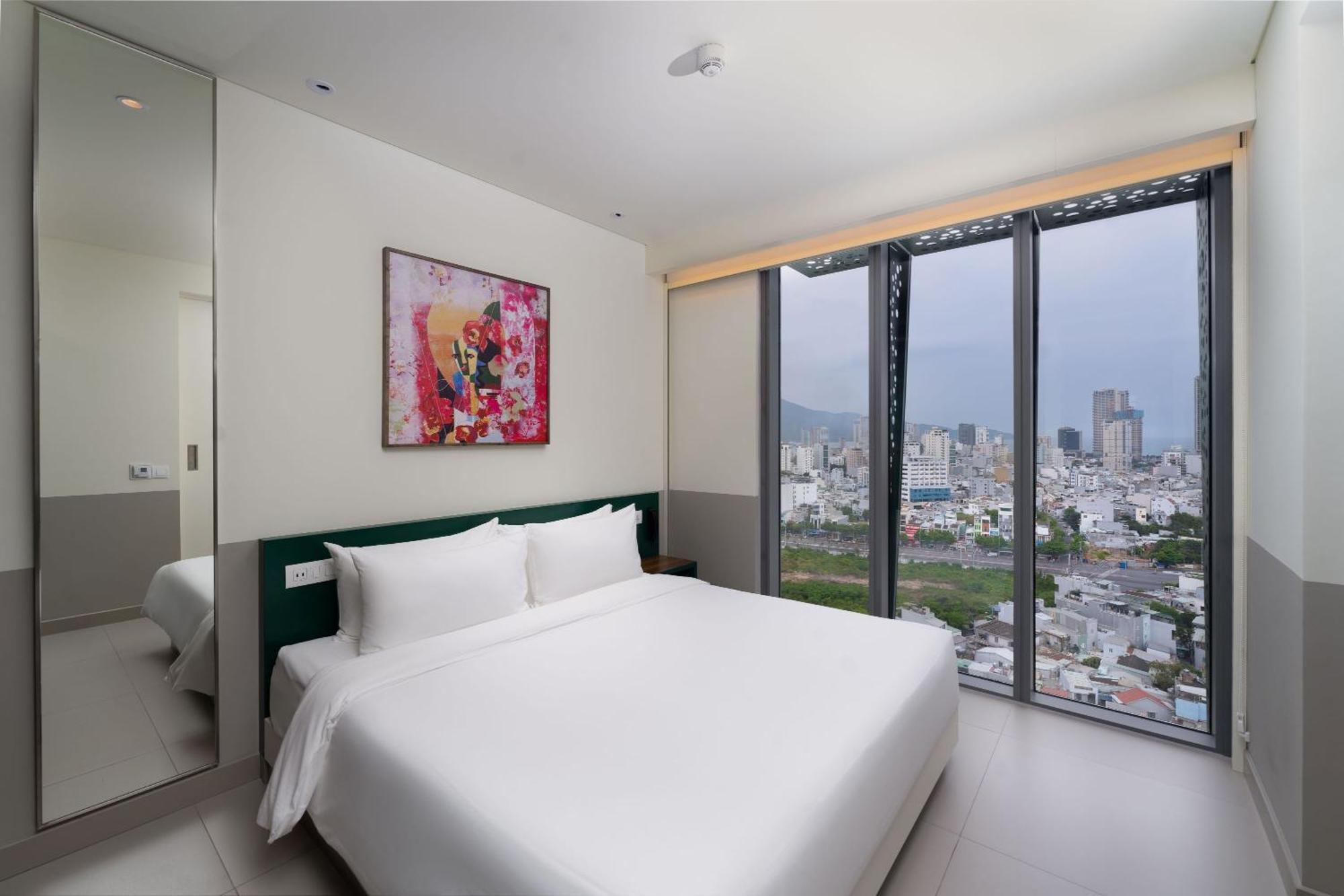 Wink Icon Hotel Danang Riverside - Luxury Suites - 24Hrs Stay & Rooftop Pool Bar Екстер'єр фото