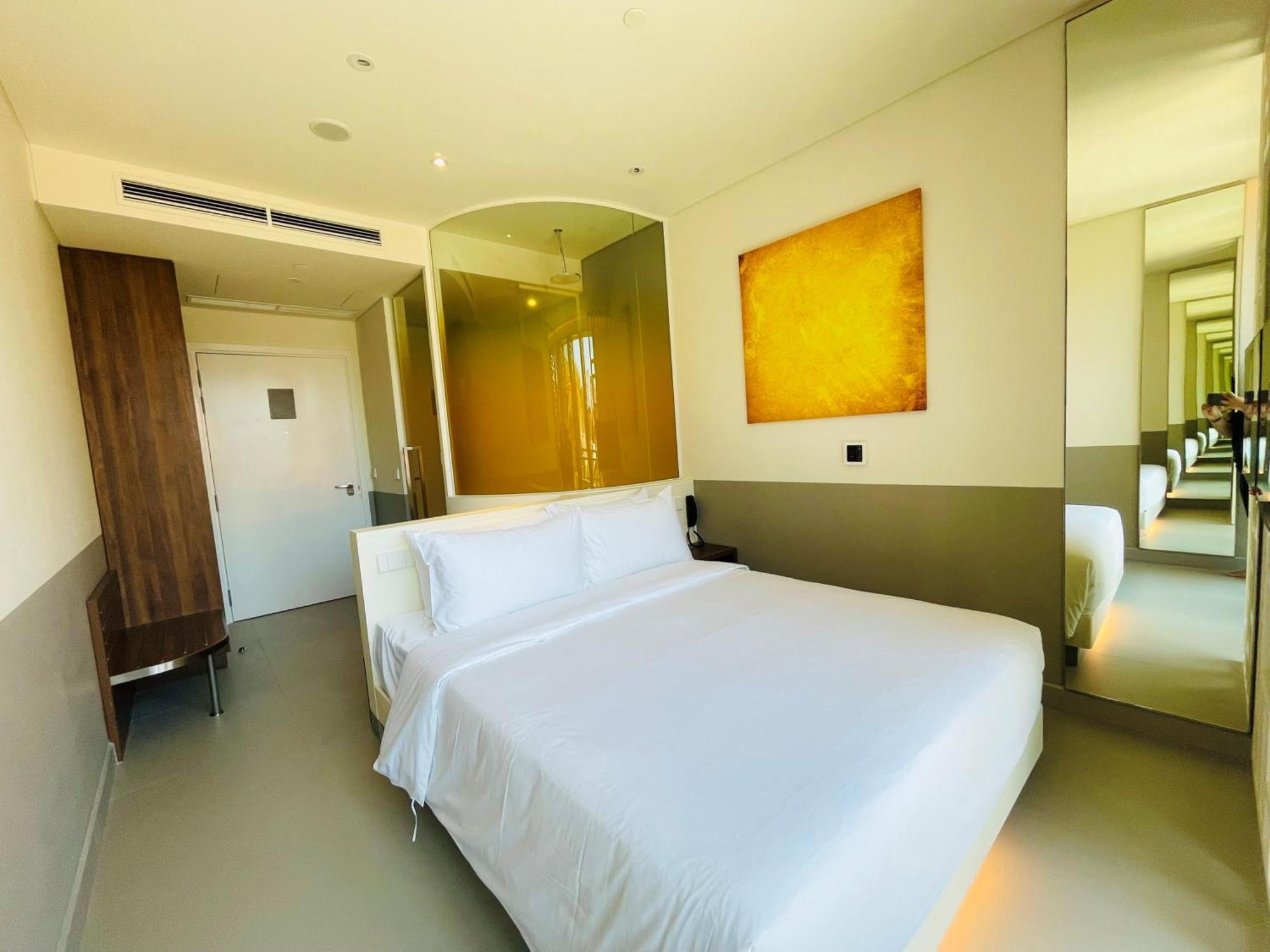 Wink Icon Hotel Danang Riverside - Luxury Suites - 24Hrs Stay & Rooftop Pool Bar Екстер'єр фото